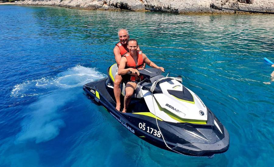 Jet ski