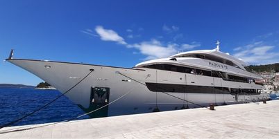 MS Phoenix 72
