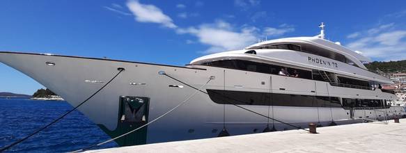 MS Phoenix 72