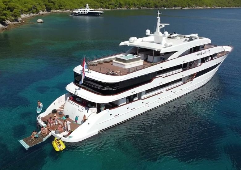MS Phoenix 72