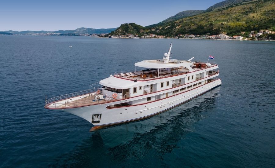 MV Bellissima