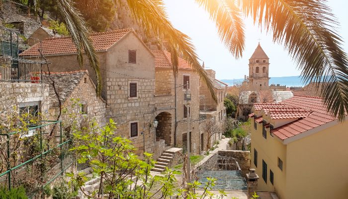 Omis Town