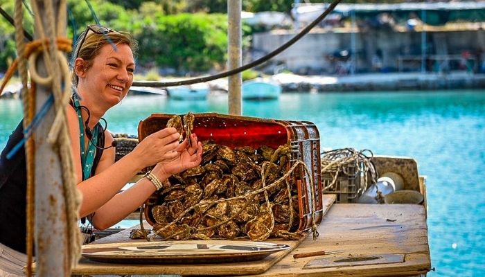 Oyster tasting in Ston